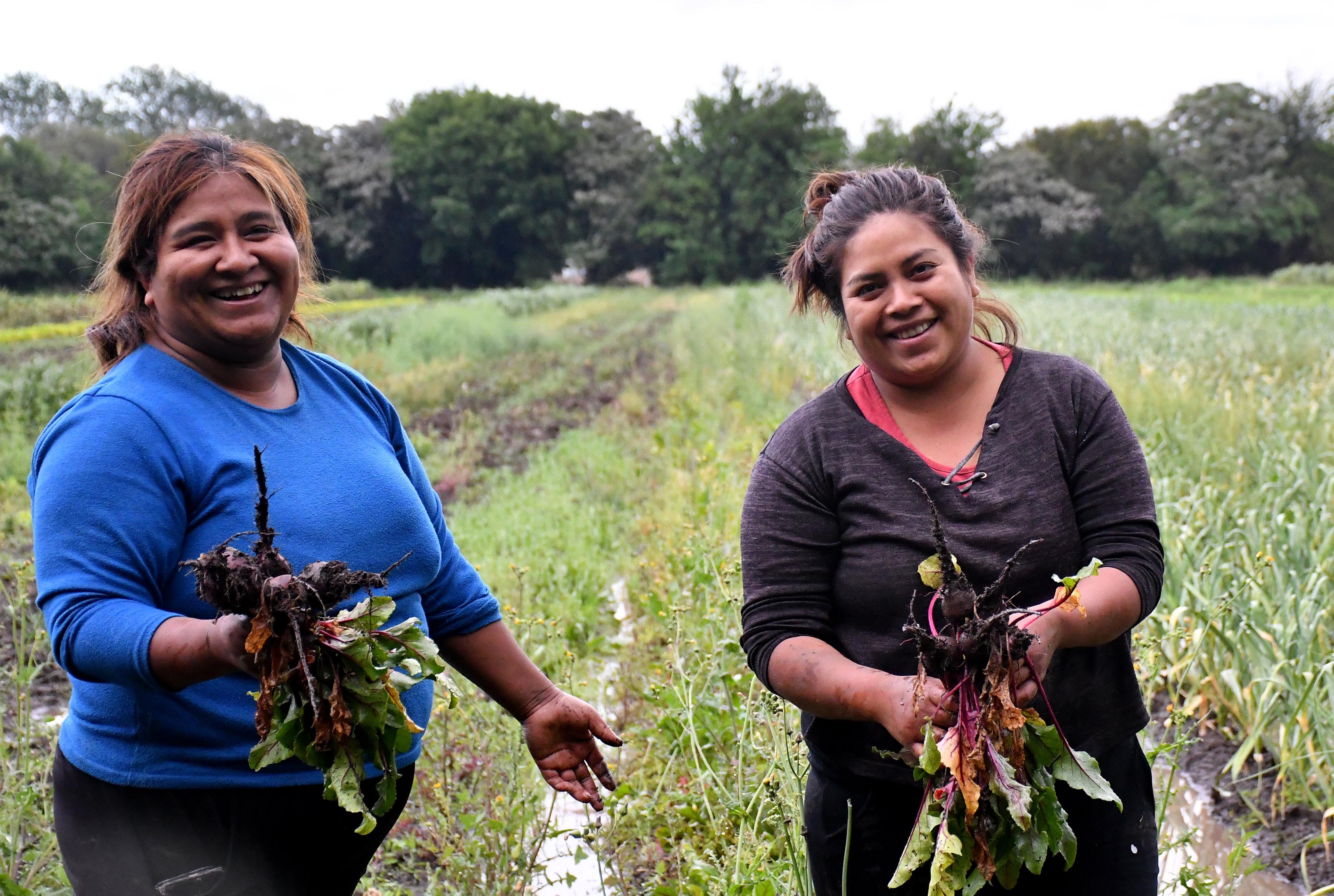 Mirta y Nilda Galeano, productoras agroecológicas.
