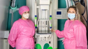 Firman convenio para mejorar el acceso al mamógrafo móvil de Luncec