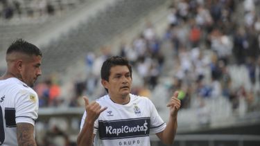 El Pulga hizo un golazo en el empate de su equipo. (Foto: Telam)