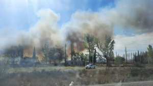 Bomberos de Catriel lograron controlar un incendio de grandes dimensiones