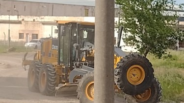 Los trabajaos se realizan en las calles colectoras y accesos de la Ruta Provincial N° 1.