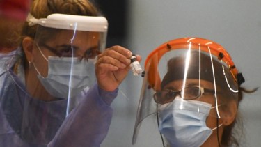 La ocupación de camas UTI bajó a menos de mil pacientes covid después más de un año