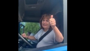 Al volante, Bullrich le mandó un saludo a los camioneros junto a Tortoriello