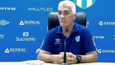 De Felippe dejó de ser el entrenador de Atlético Tucumán