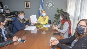 La intendenta de Roca firmó un convenio de adhesión al programa nacional «Abrazar Argentina»
