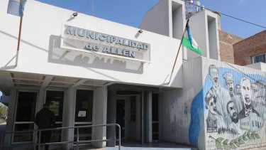 La intendencia repudio el hecho y desplazó al funcionario. Foto Juan Thomes