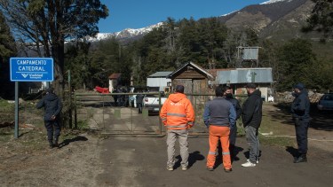 Esta mañana se llevaron a cabo las pericias en el campamento de Vialidad Provincial. Foto: Marcelo Martínez