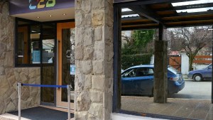 Crece el conflicto en las elecciones de la CEB: las tres listas opositoras presentaron un amparo