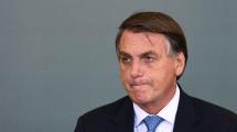 Imagen de Jair Bolsonaro dice que llora solo en el baño escondido de su esposa