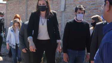 La intendenta recorrió la ciudad con funcionarios nacionales. Foto Juan Thomes.