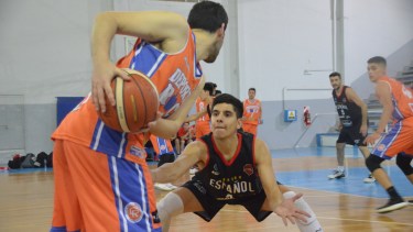 El viernes Deportivo Roca estuvo efectivo desde el salto inicial y le ganó, bien, a Español (87-77). Foto Gino Avoledo