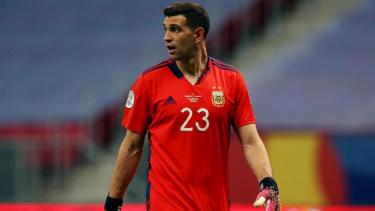 El arquero tuvo que viajar de urgencia al país. 