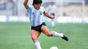 Maradona aparece en el video del tema del Mundial que oficializó FIFA