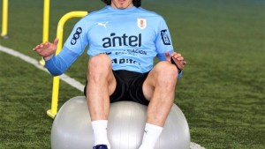 Uruguay recupera a Suárez, Cavani y De la Cruz para la triple fecha de las Eliminatorias