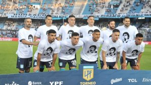 Homenaje a Maradona y nueva derrota de Racing en el Cilindro