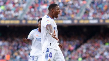 David Alaba festeja el 1-0 de Real Madrid en Camp Nou. 