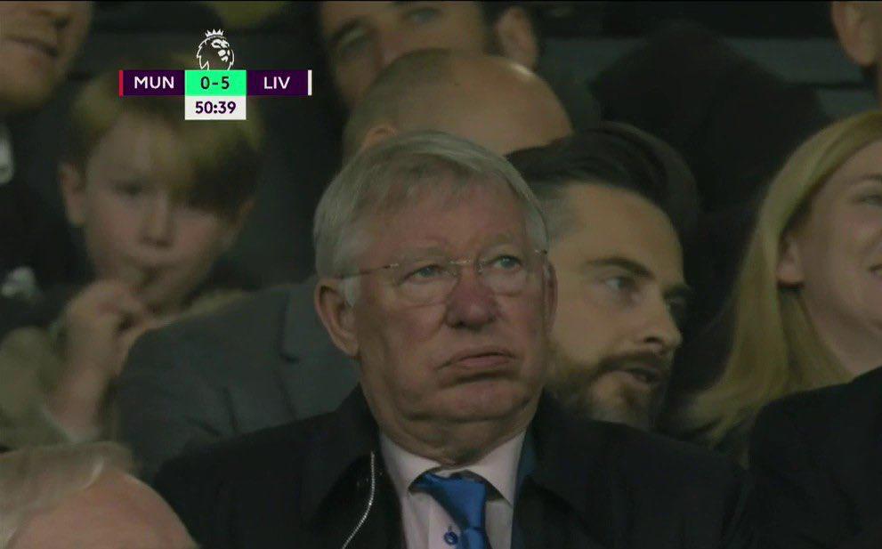 Sir Alex Ferguson, ex entrenador, es parte de la directiva del United. Su cara lo dice todo. 