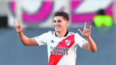 Julián Álvarez es el jugador del momento en el fútbol argentino.