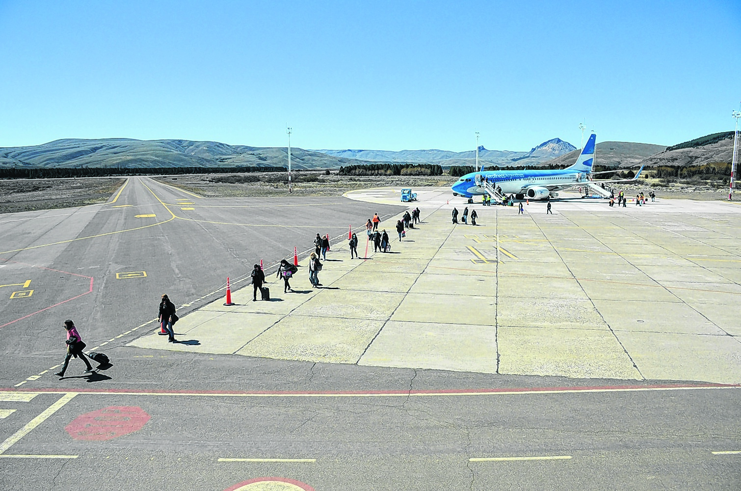 El aeropuerto Carlos Campos recibe un vuelo diario de Aerolíneas Argentinas. Foto: Patricio Rodriguez