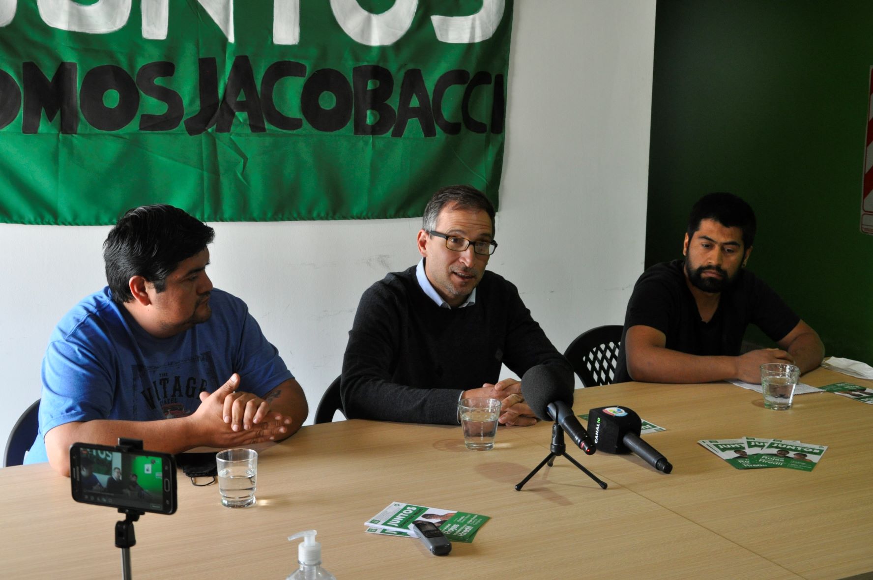 Domingo brindo su apoyo a los candidatos a concejales de Jacobacci de cara a las elecciones del próximo 31 de octubre. Foto: José Mellado.