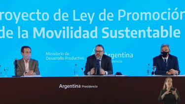 El gobierno presentó ayer el proyecto con el que apuntan a un amplio desarrollo del sector automotriz y de partes y a la vez a la reducción del consumo de combustibles fósiles.
