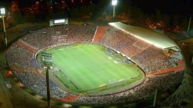 Los mendocinos podrán vacunarse en el ingreso a los estadios de fútbol de su provincia antes de cada partido.
