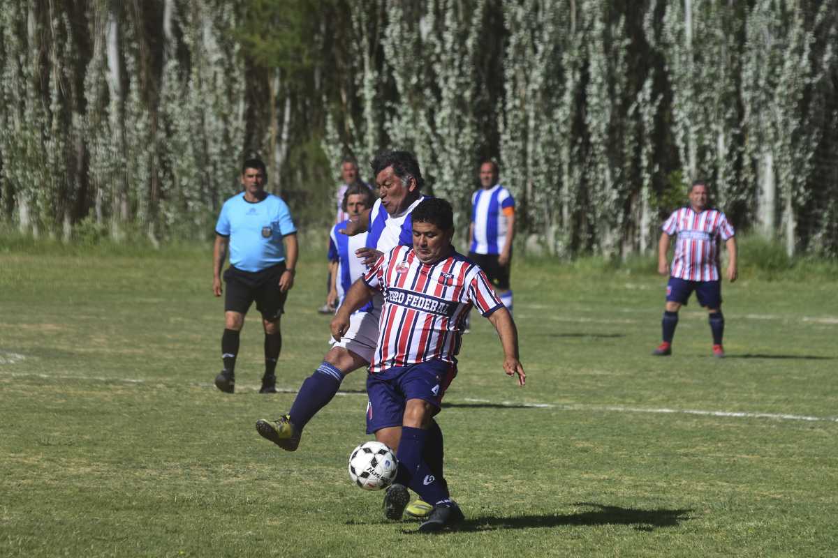 El fútbol amateur es una de las actividades que tiene muchos seguidores.