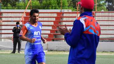 Deportivo Roca derrotó a Mainqué en la tarde del Maiolino. Fotos: Emiliana Cantera 