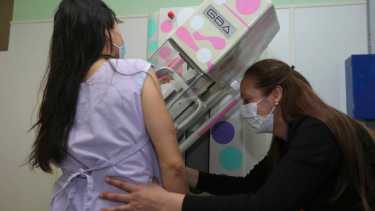 Octubre Rosa en Cipolletti para concientizar sobre el cancer de mama. Foto: Archivo (Juan Thomes)