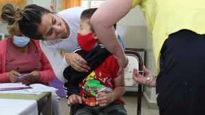 Comenzó en Roca la campaña de vacunación a niños menores de 11 años