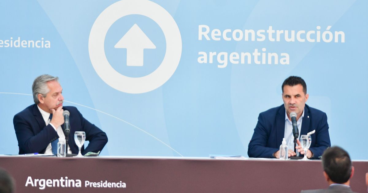 Darío Martínez y el presidente Alberto Fernández. Foto: Archivo.