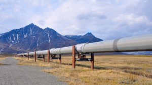 Canadá inauguró un oleoducto clave para enviar más petróleo a Estados Unidos
