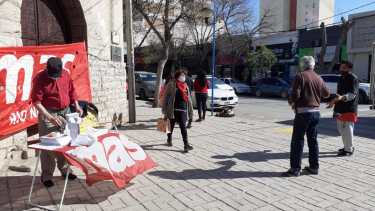 Desde el MAS habían cuestionado las demoras de Educación para otorgarle el permiso especial a a candidata a diputada, Elena Correa.