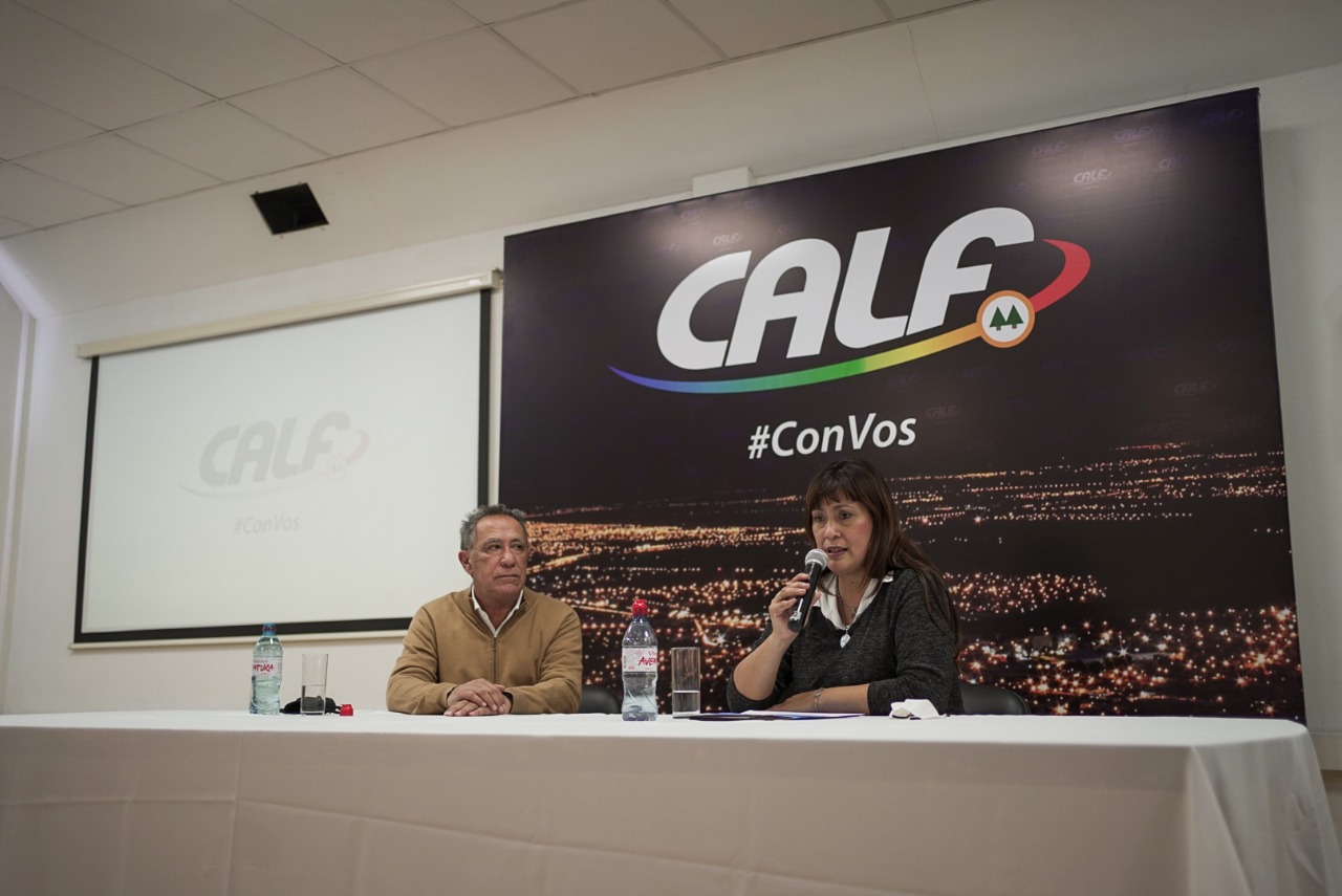 Fernanda Miño acompañada por el presidente de CALF. Foto. Prensa CALF