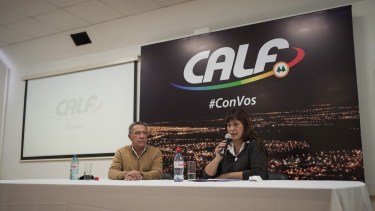 Fernanda Miño acompañada por el presidente de CALF. Foto. Prensa CALF