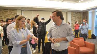 Juan Peláez y Denisse Stillger, ingresan en diciembre al Concejo Deliberante de Neuquén (foto Yamil Regules)