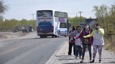 Quienes están alcanzadas por esta demanda son docentes de Villa Manzano, Barda del Medio, San Patricio del Chañar y Vista Alegre Norte. Foto Florencia Salto.
