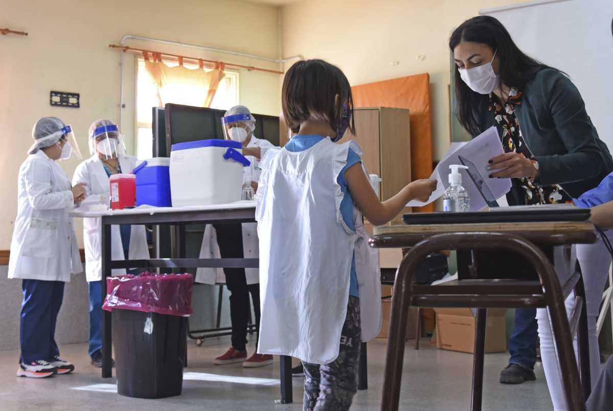 Vacunación pediátrica en Neuquén. Foto Florencia Salto 
