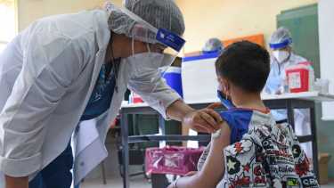 La vacunación en escuelas se realizaría en las que tengan porcentajes bajos. (Archivo Florencia Salto)