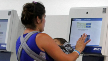 Anses: cuándo se cobran la AUH y la AUE de octubre
