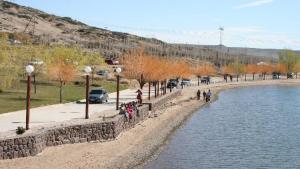 Piedra del Águila más cerca de tener un balneario en el que buscará desarrollar el turismo