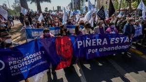 La oposición de Chile inicia el proceso de juicio político contra Piñera