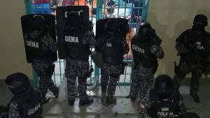 Siguen los disturbios en la cárcel de Ecuador donde esta semana asesinaron a 118 presos