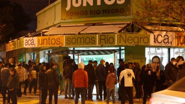 Cipolletti y la derrota de septiembre, con los conflictos pendientes. Foto: Juan Thomes.