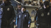 Imagen de Llega a Cutral Co «D10S, Arte y Fútbol»: el libro sobre Maradona en la región
