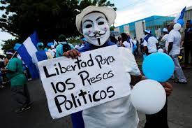 Ortega, aislado, amordaza a la prensa y a la Iglesia