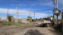 Imagen de 70 familias, las primeras con luz regular en el Obrero A de Cipolletti
