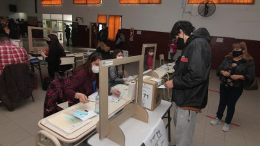Convocan a autoridades de mesa en Neuquén para las elecciones generales