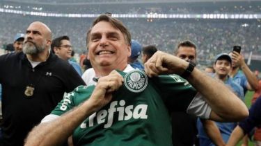 A Jair Bolsonaro le negaron la entrada a un estadio porque el público solo puede ingresar portando un registro de vacunas completo.