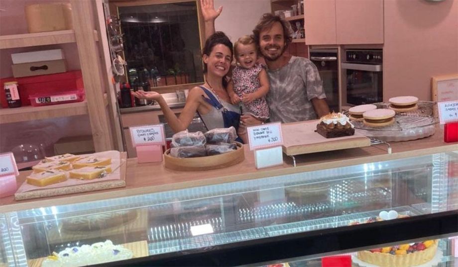 Martina Sánchez Acosta, pareja de Benjamín, es dueña de la pastelería que fue vandalizada el fin de semana.-
